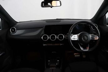 Mercedes-Benz GLA 1.3 GLA180 AMG Line SUV 5dr Petrol 7G-DCT Euro 6 (s/s) (136 ps)