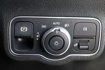 Mercedes-Benz GLA 1.3 GLA180 AMG Line SUV 5dr Petrol 7G-DCT Euro 6 (s/s) (136 ps)
