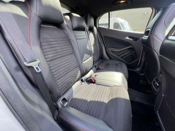 MERCEDES-BENZ GLA 2.1 GLA 220 D 4Matic AMG Line Premium+ Automatic 4WD 5dr - NATIO