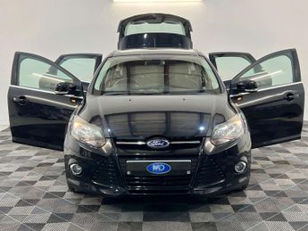 Ford FOCUS 1.6 Focus Titanium Navigator Auto 5dr 2 KEYS + S/HISTORY + NEW M