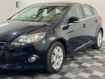 Ford FOCUS 1.6 Focus Titanium Navigator Auto 5dr 2 KEYS + S/HISTORY + NEW M