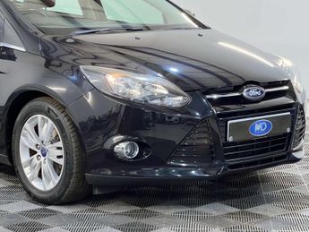 Ford FOCUS 1.6 Focus Titanium Navigator Auto 5dr 2 KEYS + S/HISTORY + NEW M