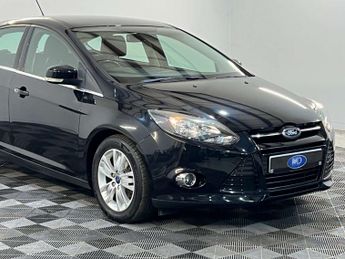 Ford FOCUS 1.6 Focus Titanium Navigator Auto 5dr 2 KEYS + S/HISTORY + NEW M