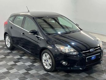 Ford FOCUS 1.6 Focus Titanium Navigator Auto 5dr 2 KEYS + S/HISTORY + NEW M