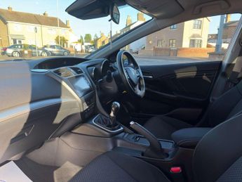 HONDA CIVIC 1.6 Civic i-DTec SE+ Navi 5dr