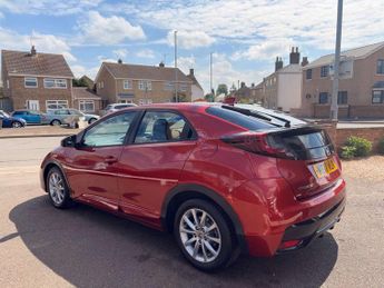 HONDA CIVIC 1.6 Civic i-DTec SE+ Navi 5dr