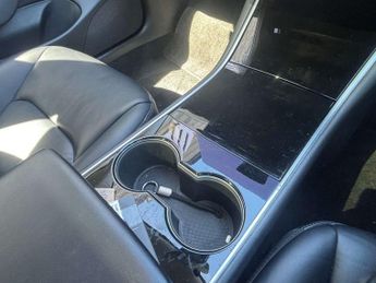 TESLA MODEL 3 Model 3 Standard Range + 4dr
