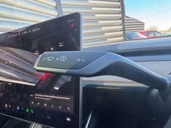 TESLA MODEL 3 Model 3 Standard Range + 4dr