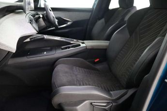 Peugeot E-3008 73kWh GT SUV 5dr Electric Auto (210 ps)