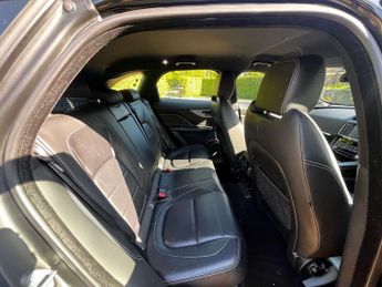 Jaguar F-PACE 2.0 F-PACE R-Sport AWD D Auto 4WD 5dr