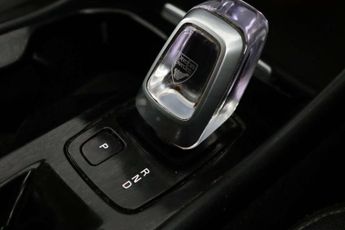 Volvo XC40 2.0 B4 MHEV Inscription Pro SUV 5dr Petrol Hybrid Auto Euro 6 (s