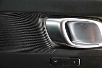 Volvo XC40 2.0 B4 MHEV Inscription Pro SUV 5dr Petrol Hybrid Auto Euro 6 (s