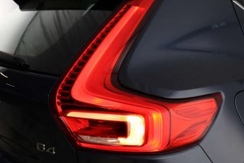 Volvo XC40 2.0 B4 MHEV Inscription Pro SUV 5dr Petrol Hybrid Auto Euro 6 (s