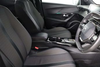 Peugeot E-2008 50kWh Allure Premium + SUV 5dr Electric Auto (7kW Charger) (136 