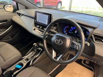 TOYOTA COROLLA 2.0 Corolla Icon Tech HEV CVT 5dr