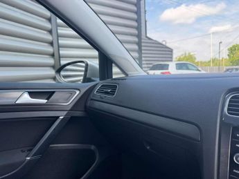 VOLKSWAGEN GOLF e-Golf 5dr