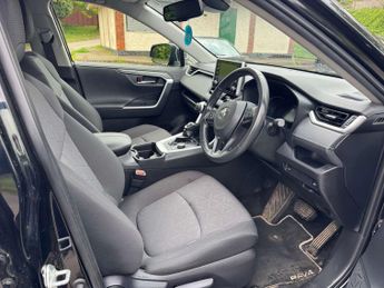 Toyota RAV4 2.5 VVT-h Design CVT 4WD Euro 6 (s/s) 5dr