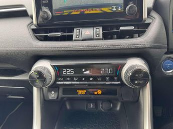 Toyota RAV4 2.5 VVT-h Design CVT 4WD Euro 6 (s/s) 5dr