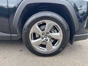 Toyota RAV4 2.5 VVT-h Design CVT 4WD Euro 6 (s/s) 5dr