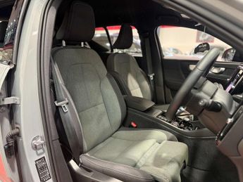 VOLVO XC40 2.0 XC40 + B3 MHEV Auto 5dr