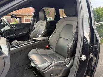 VOLVO XC60 2.0 XC60 R-Design B5 MHEV AWD Auto 4WD 5dr