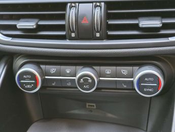 ALFA ROMEO GIULIA 2.0 Giulia Veloce TB Auto 4dr