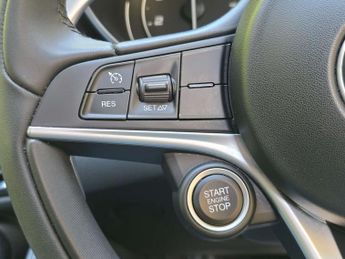 ALFA ROMEO GIULIA 2.0 Giulia Veloce TB Auto 4dr