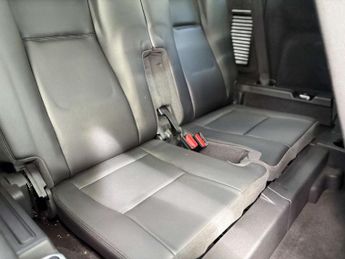 Land Rover DISCOVERY SPORT 2.0 Discovery Sport Black HSE TD4 Auto 4WD 5dr