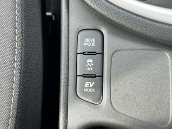 TOYOTA YARIS 1.5 Yaris Icon HEV CVT 5dr