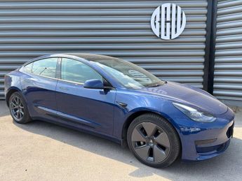 TESLA MODEL 3 Model 3 Standard Range + 4dr
