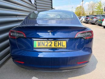 TESLA MODEL 3 Model 3 Standard Range + 4dr