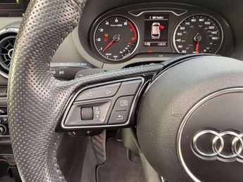 Audi A3 1.5 A3 Sportback 35 TFSI Black Edition Semi-Auto 5dr