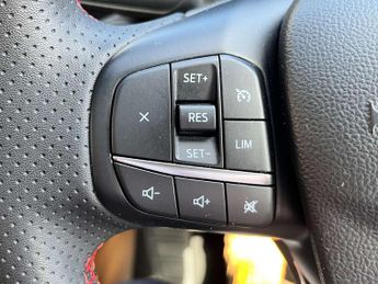 FORD KUGA 2.5 Kuga ST-Line X Edition HEV CVT 5dr
