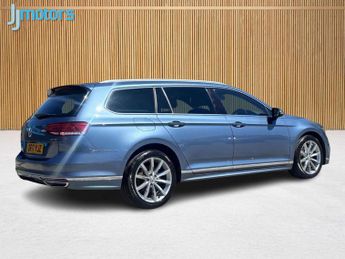 Volkswagen PASSAT 2.0 Passat R-Line TDI BlueMotion Technology Semi-Auto 5dr