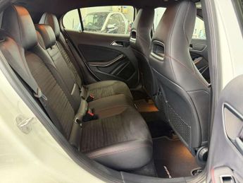 MERCEDES-BENZ GLA 1.6 GLA 200 AMG Line Executive Auto 5dr