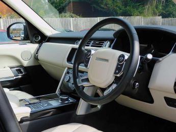 Land Rover RANGE ROVER 4.4 Range Rover Autobiography SDV8 Auto 4WD 5dr