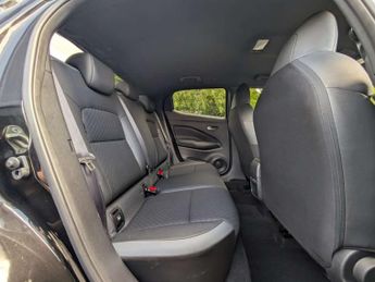 Nissan JUKE 1.6 Juke N-Connecta HEV CVT 5dr