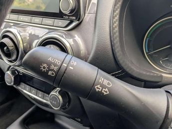 Nissan JUKE 1.6 Juke N-Connecta HEV CVT 5dr