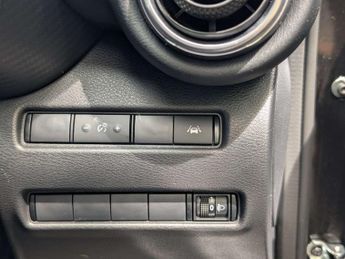 Nissan JUKE 1.6 Juke N-Connecta HEV CVT 5dr