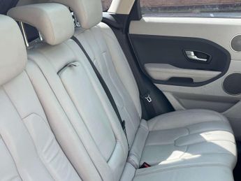 Land Rover RANGE ROVER EVOQUE 2.2 Range Rover Evoque Pure SD4 4WD 5dr