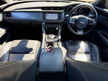 Jaguar XF 2.0d R-Sport Saloon 4dr Diesel Auto Euro 6 (s/s) (180 ps)