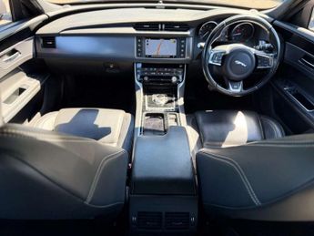 Jaguar XF 2.0d R-Sport Saloon 4dr Diesel Auto Euro 6 (s/s) (180 ps)