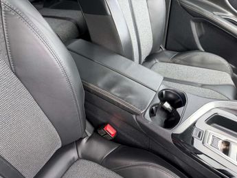 PEUGEOT 3008 1.2 3008 Allure S/S Auto 5dr