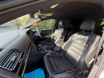 VOLKSWAGEN GOLF 2.0 Golf R TSi 4Motion Semi-Auto 4WD 5dr