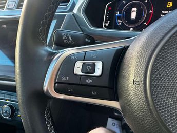 Volkswagen TIGUAN 2.0 Tiguan SEL TSi 4Motion Semi-Auto 4WD 5dr