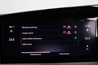 Vauxhall Mokka Electric 50kWh Ultimate SUV 5dr Electric Auto (136 ps)