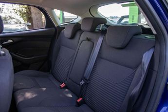 FORD FOCUS 1.0 Focus Titanium Auto 5dr