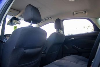 FORD FOCUS 1.0 Focus Titanium Auto 5dr