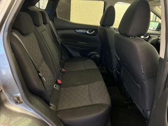 NISSAN QASHQAI 1.6 Qashqai N-Connecta dCi CVT 5dr