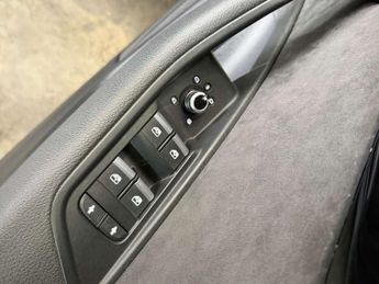 AUDI A4 2.0 A4 Black Edition 35 TFSI Semi-Auto 4dr